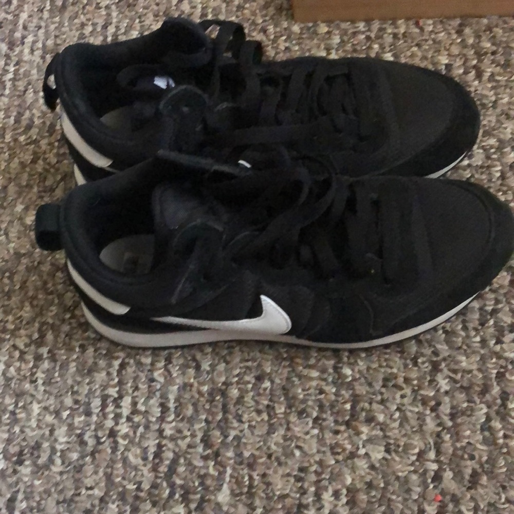 Men’s Nike running shoes size 6